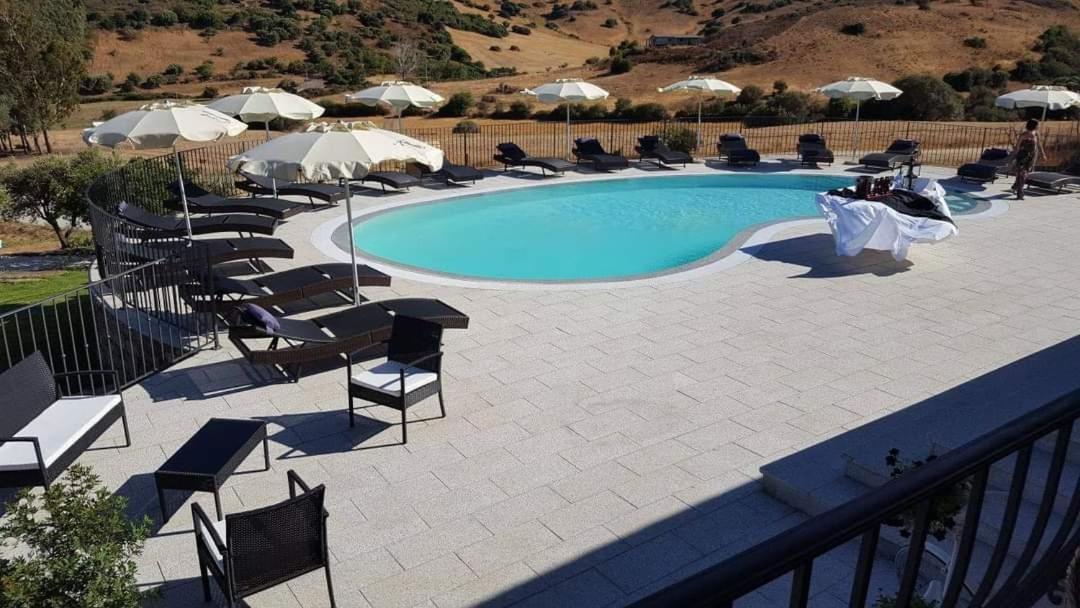 Case Vacanze Nioleo - Apartments And Pool ซินิสโกลา ภายนอก รูปภาพ