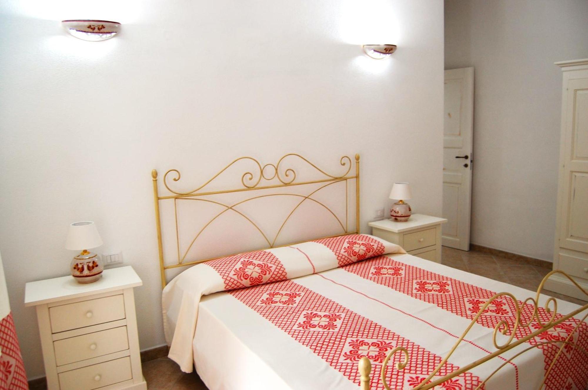 Case Vacanze Nioleo - Apartments And Pool ซินิสโกลา ภายนอก รูปภาพ