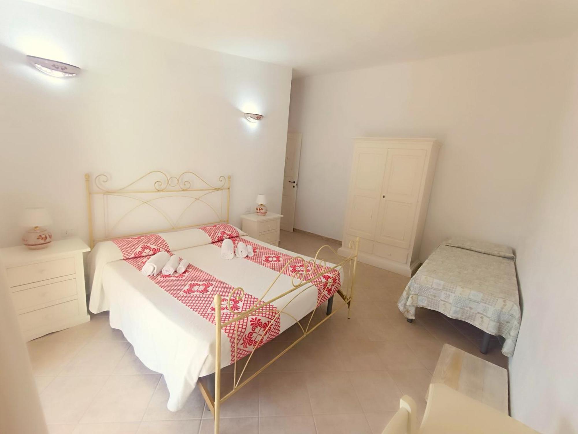 Case Vacanze Nioleo - Apartments And Pool ซินิสโกลา ภายนอก รูปภาพ