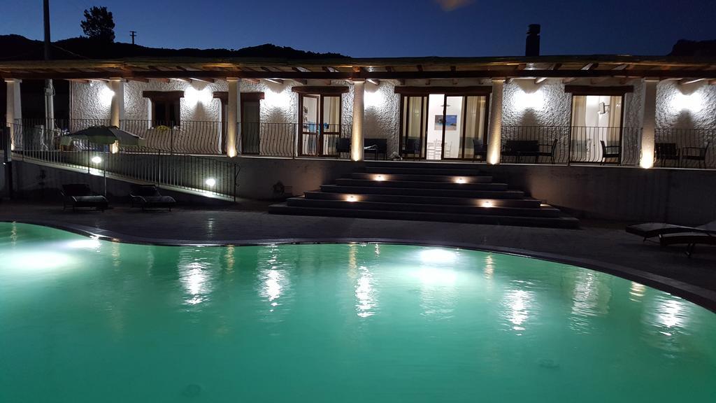 Case Vacanze Nioleo - Apartments And Pool ซินิสโกลา ภายนอก รูปภาพ