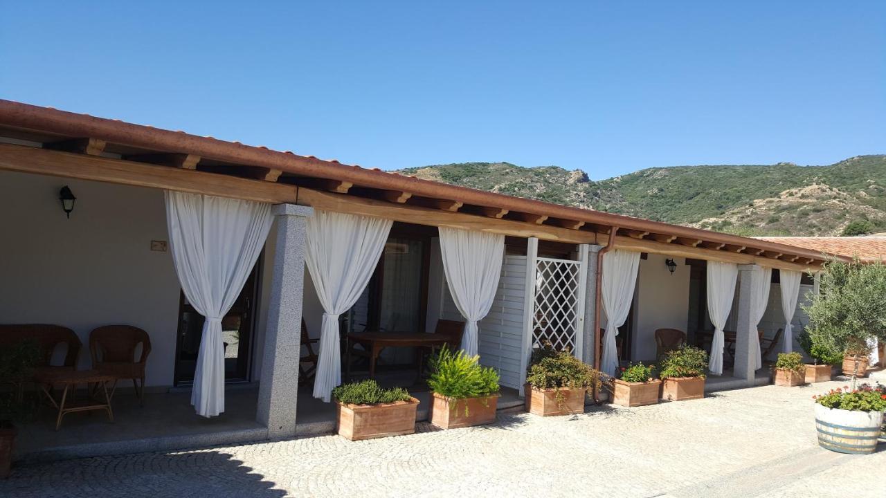 Case Vacanze Nioleo - Apartments And Pool ซินิสโกลา ภายนอก รูปภาพ