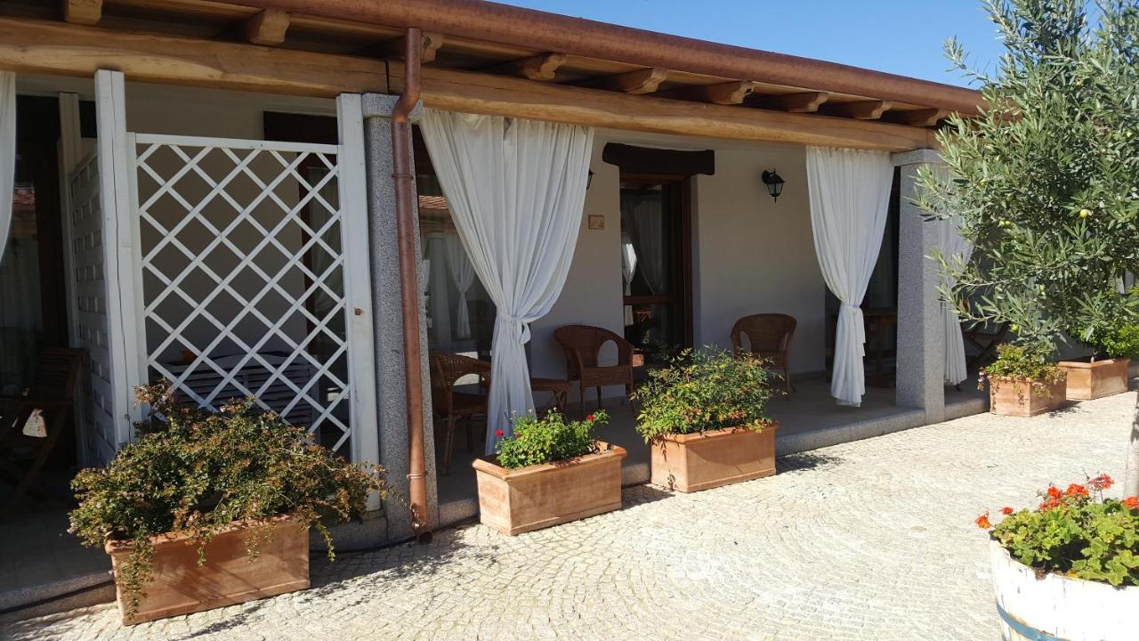 Case Vacanze Nioleo - Apartments And Pool ซินิสโกลา ภายนอก รูปภาพ