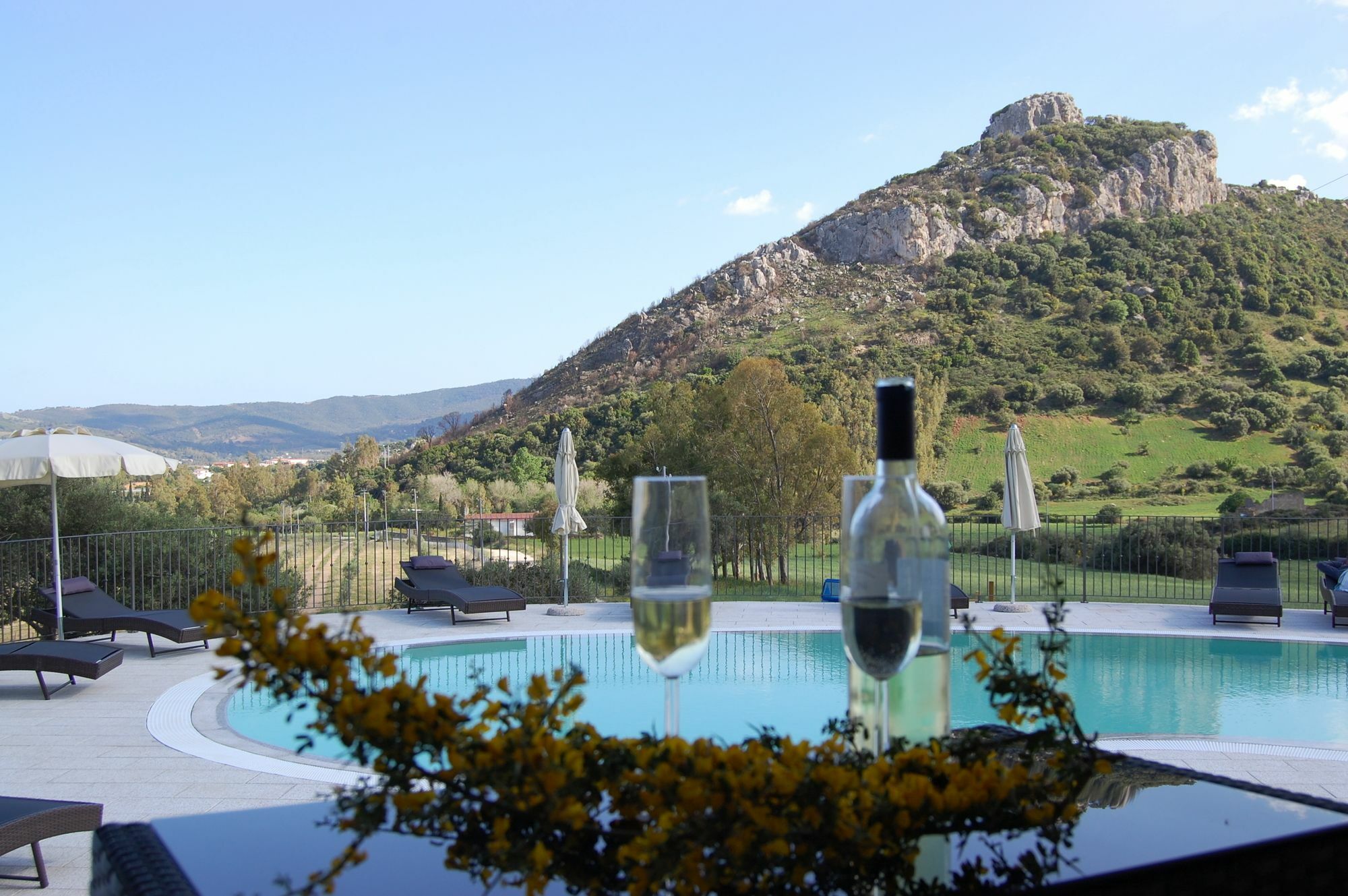 Case Vacanze Nioleo - Apartments And Pool ซินิสโกลา ภายนอก รูปภาพ